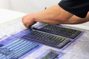 段ボール印刷用の刷版製造　日勤のみ　年間休日120日以上のイメージ画像