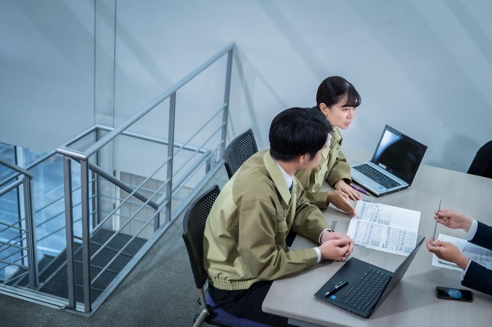 社内システムの保守・開発（今治）年間休日１２５日！のイメージ画像