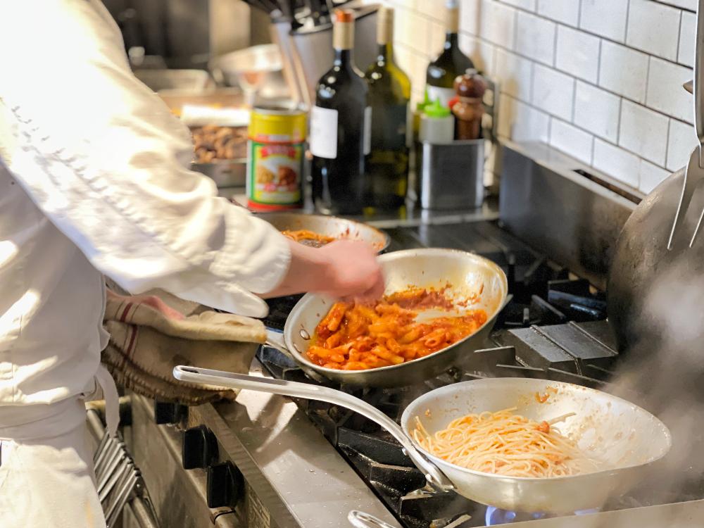 キッチンスタッフ　世界レベルのピッツァ集団サルヴァトーレの料理人のイメージ画像