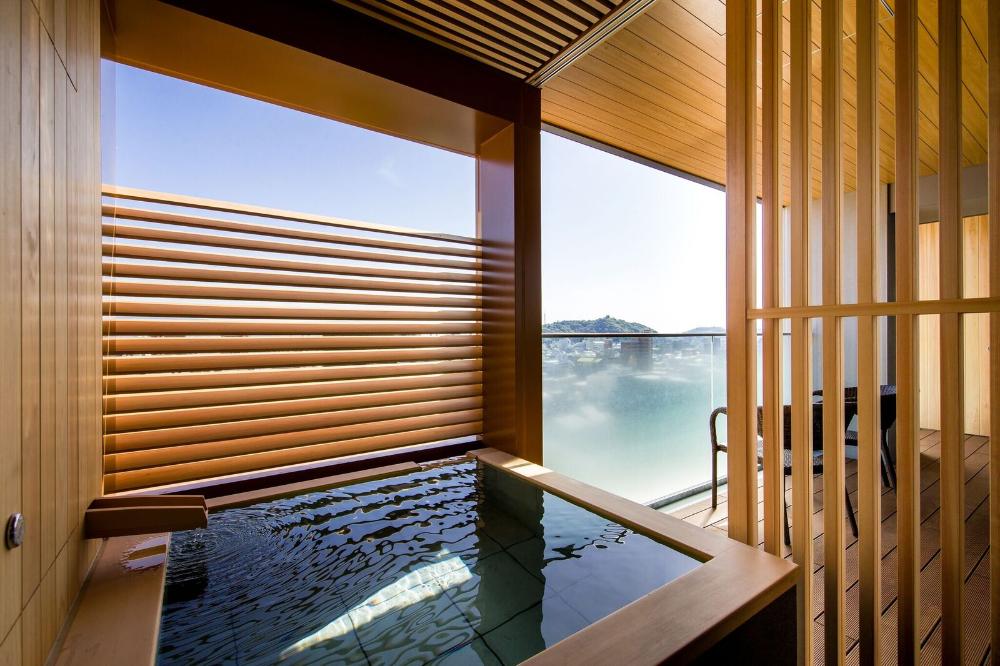 客室の露天風呂の清掃のお仕事です※未経験者歓迎！平日のみOK！のイメージ画像