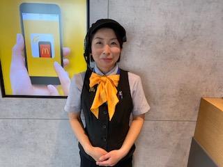 マクドナルド松山三津浜店でハンバーガーの製造