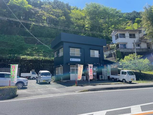 樹木の伐採工事【電気通信設備周りの保守伐採（枝切・元切）】のイメージ画像