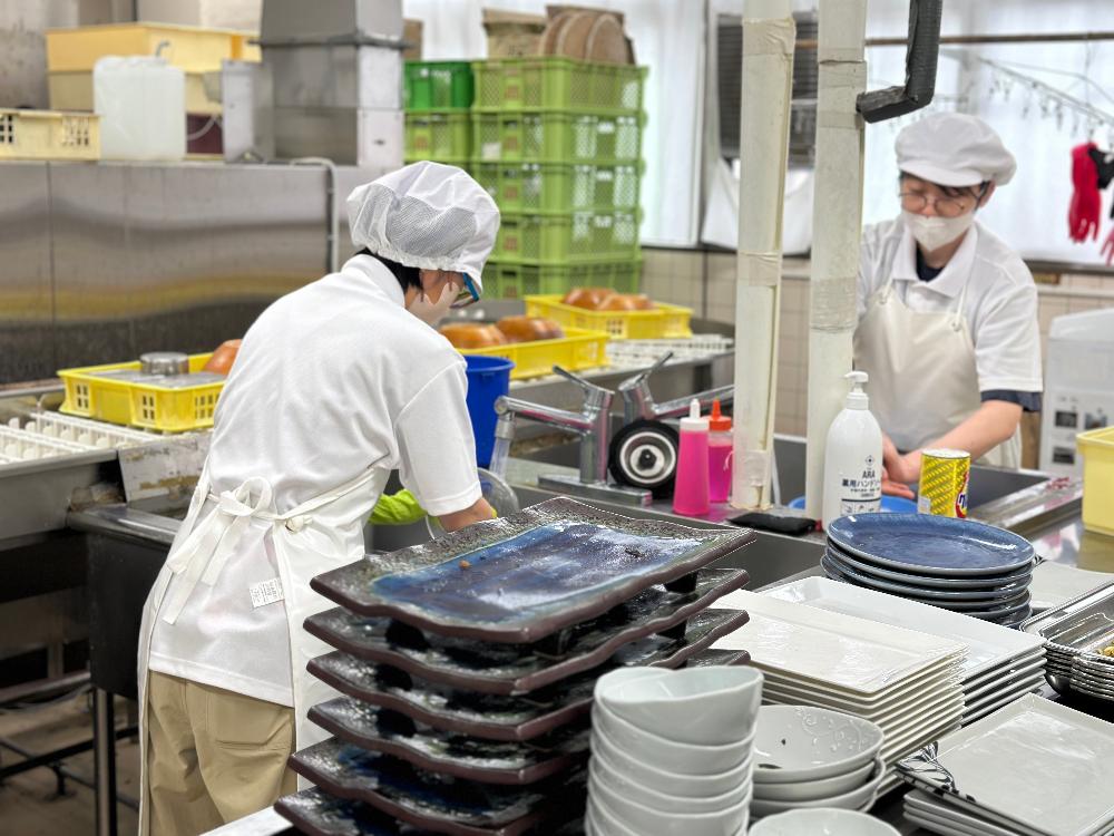 【夏休み／短期／大学生アルバイト】接客なしの食器洗浄スタッフ募集！／朝8:30~11:30固定勤務！のイメージ画像