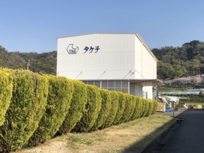 小型エンジン内の燃料チューブの製造のイメージ画像