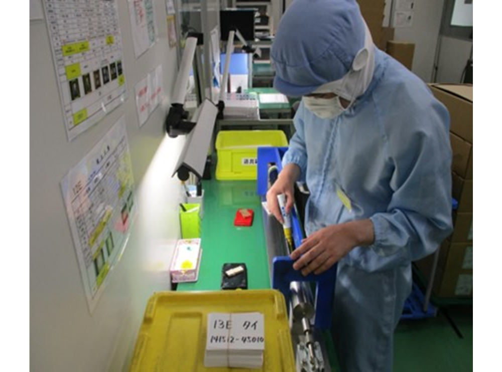 車載用ゴム部品の製造（プレス成形、カット、検査）のイメージ画像