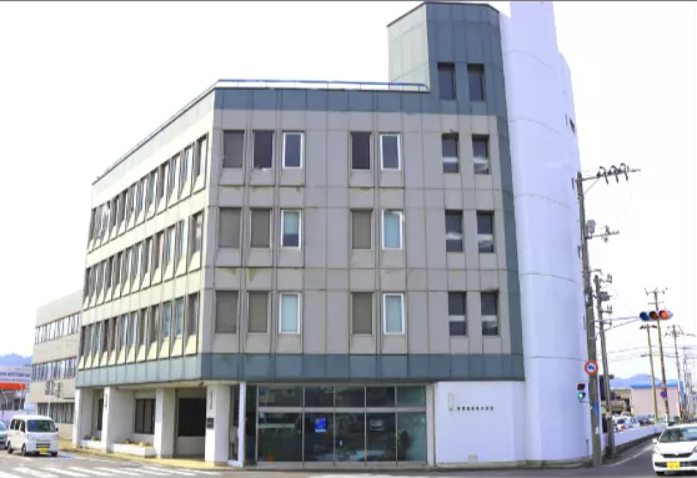 総務・企画部／転勤なし／マイカー通勤OK／年間休日126日のイメージ画像