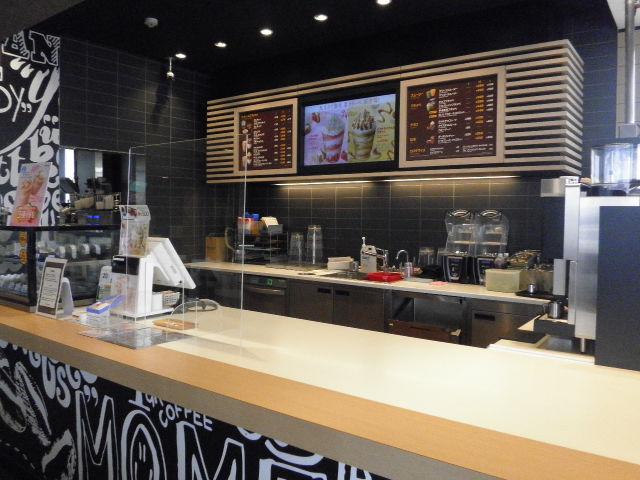 マクドナルド今治喜田村店でハンバーガーの製造のイメージ画像