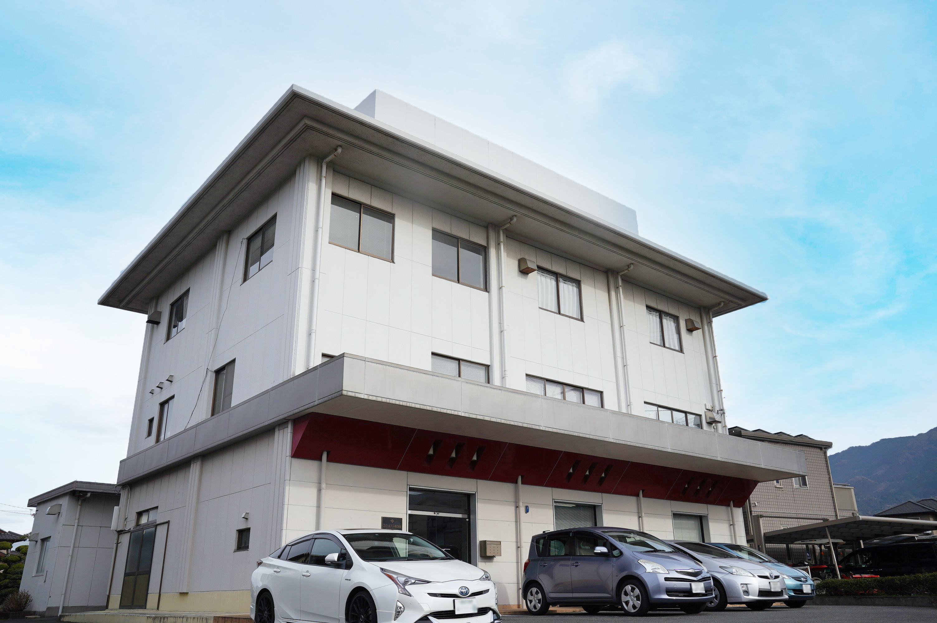 愛媛県四国中央市にある、エリエールフーズ株式会社の外観。