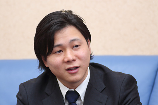 会社の方向性、社員への熱い想いを語る代表取締役社長の西田吉宗さん。