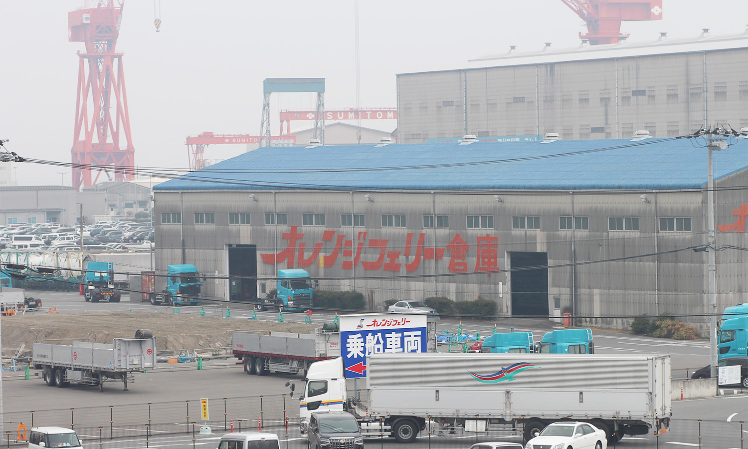 四国開発フェリーの東予ターミナルにある倉庫。