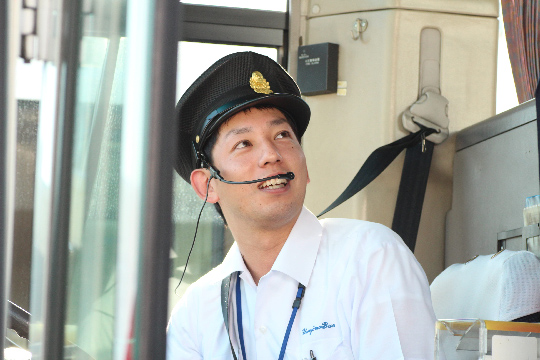バス運転士の水岡さん